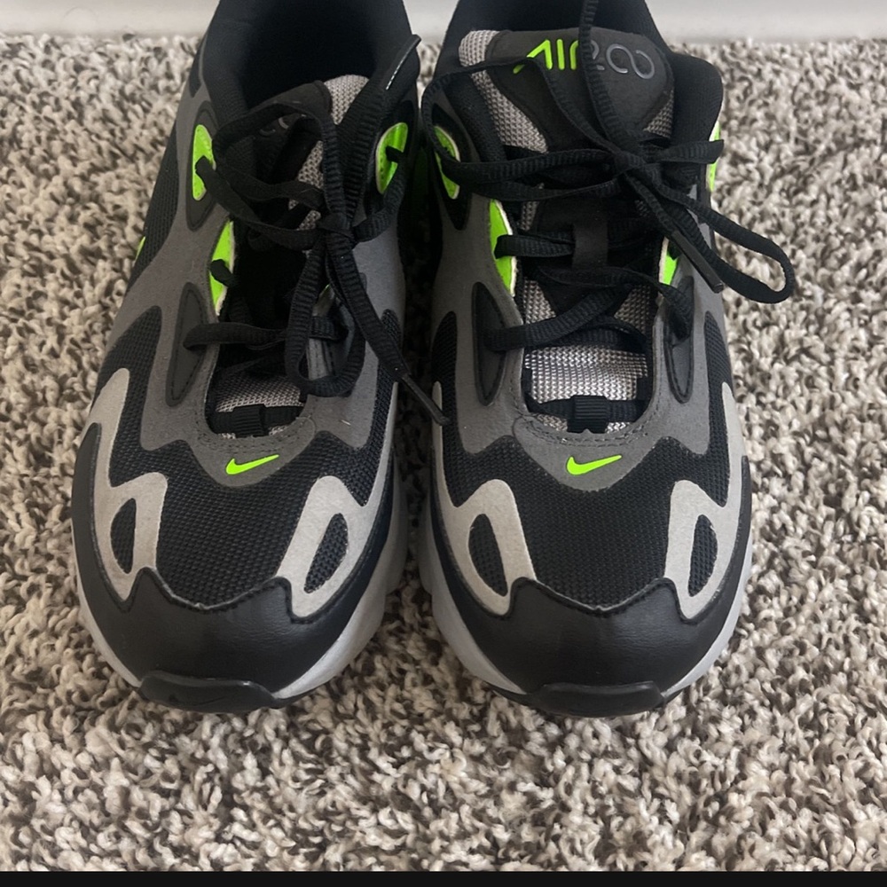 Neon Nike Air Max 200